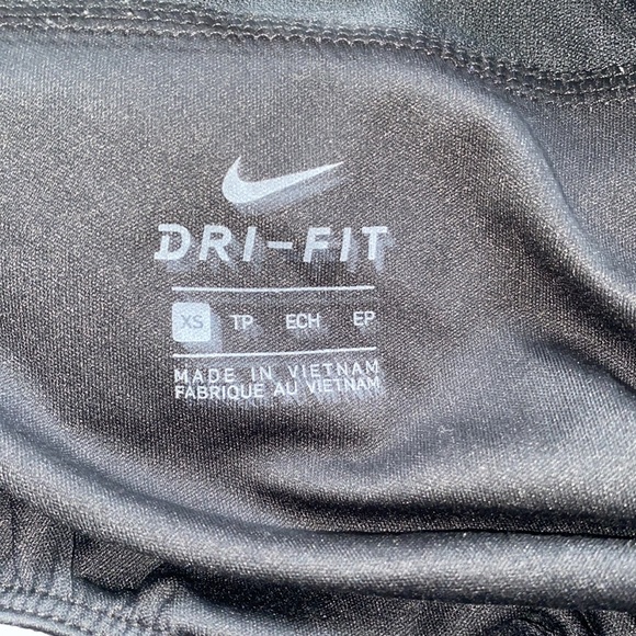 Nike Running Shorts - Picture 6 of 6